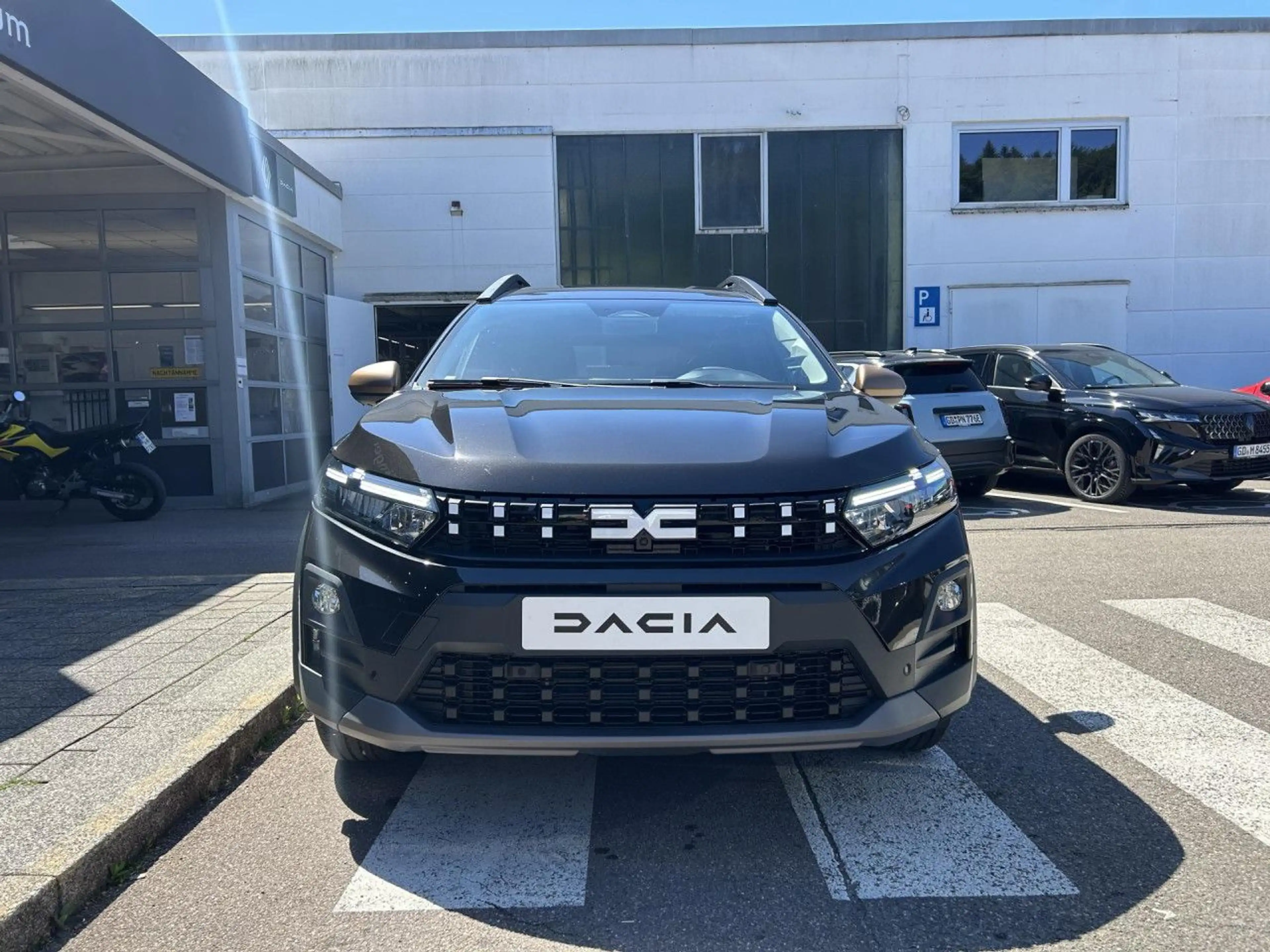 Dacia Jogger Extreme hybrid 155 SHZ KAMERA NAVI Klima — photo 8