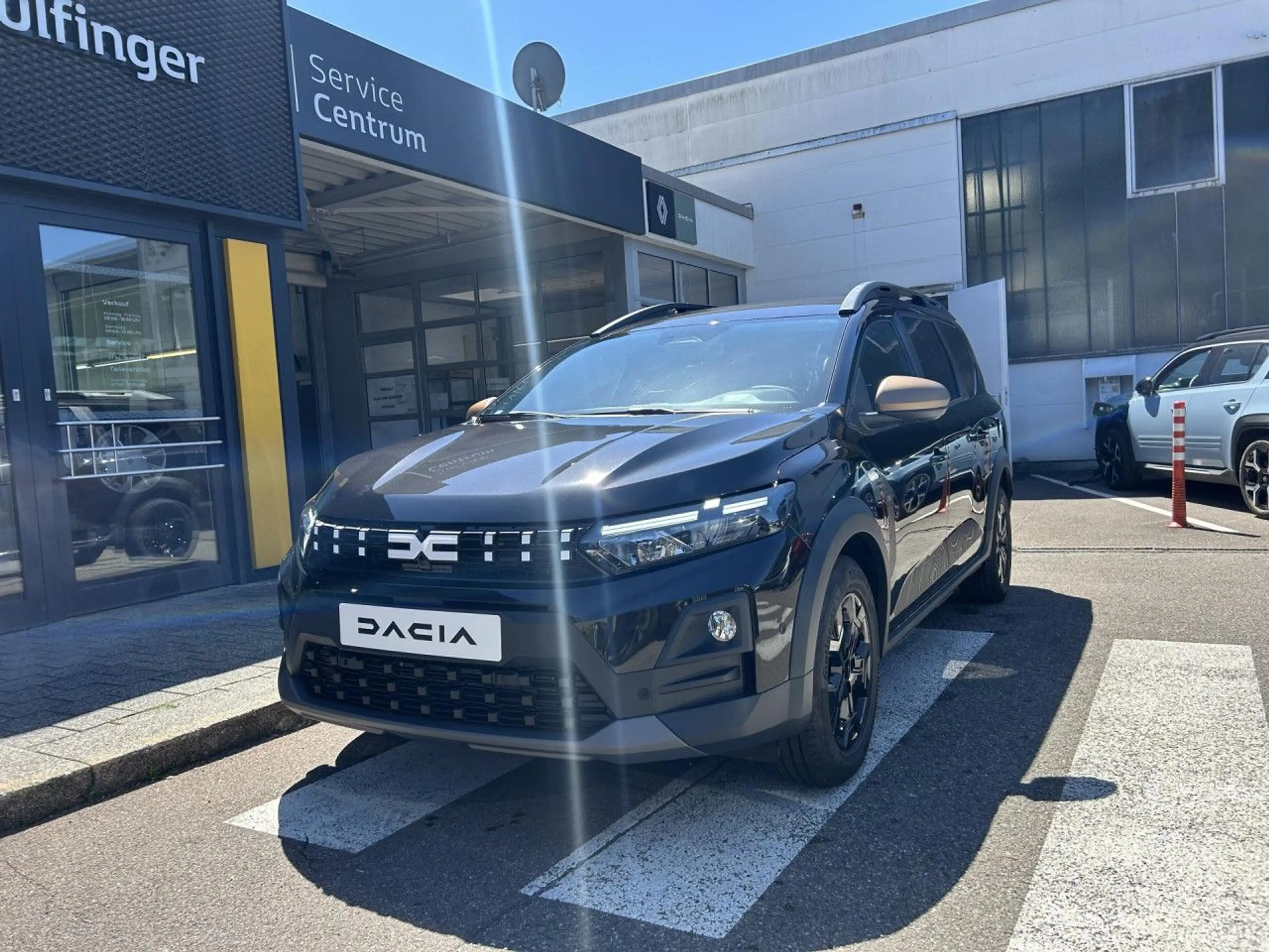 Dacia Jogger Extreme hybrid 155 SHZ KAMERA NAVI Klima — photo 3