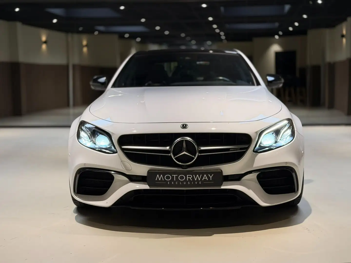 Mercedes-Benz E 63 AMG E63 S 4MATIC PANO|SCHAALSTOELEN|MEMORY|BURMESTER|S Wit - 2