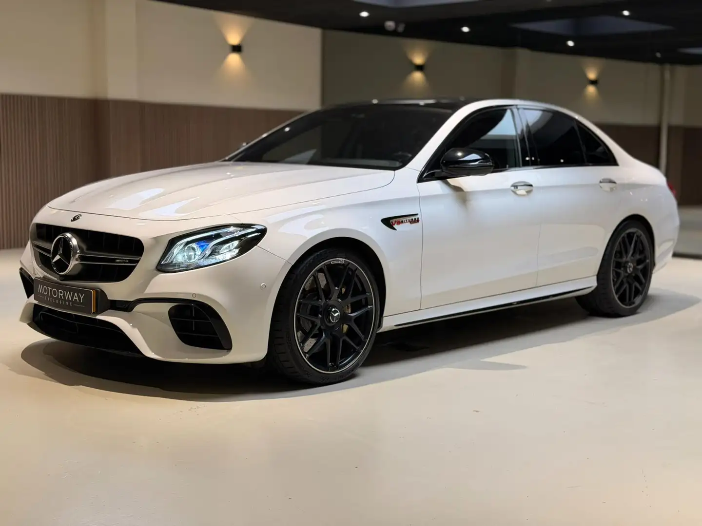 Mercedes-Benz E 63 AMG E63 S 4MATIC PANO|SCHAALSTOELEN|MEMORY|BURMESTER|S Wit - 1