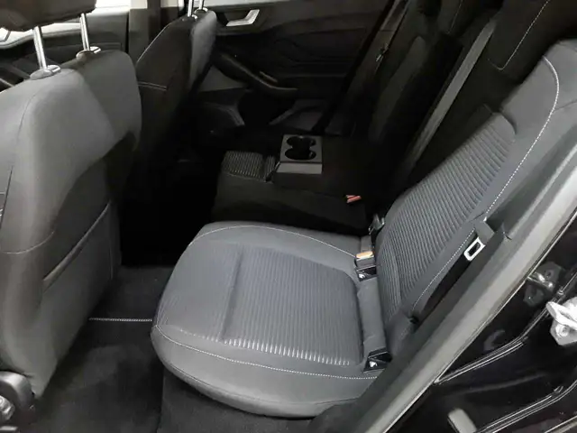 Ford Focus view 13