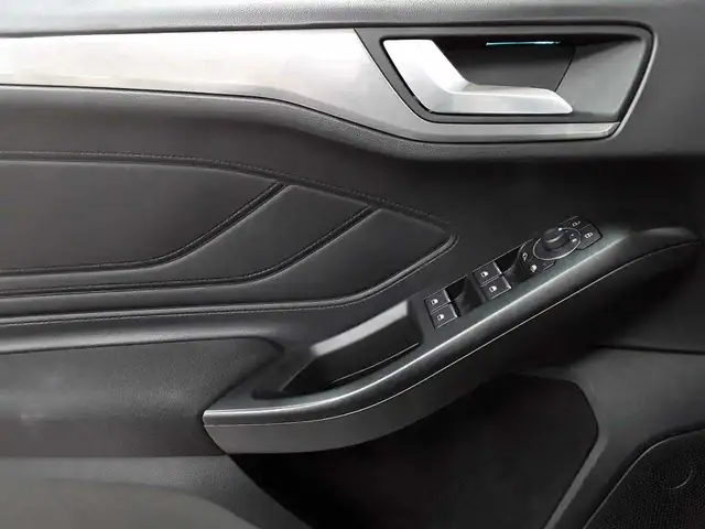 Ford Focus view 16