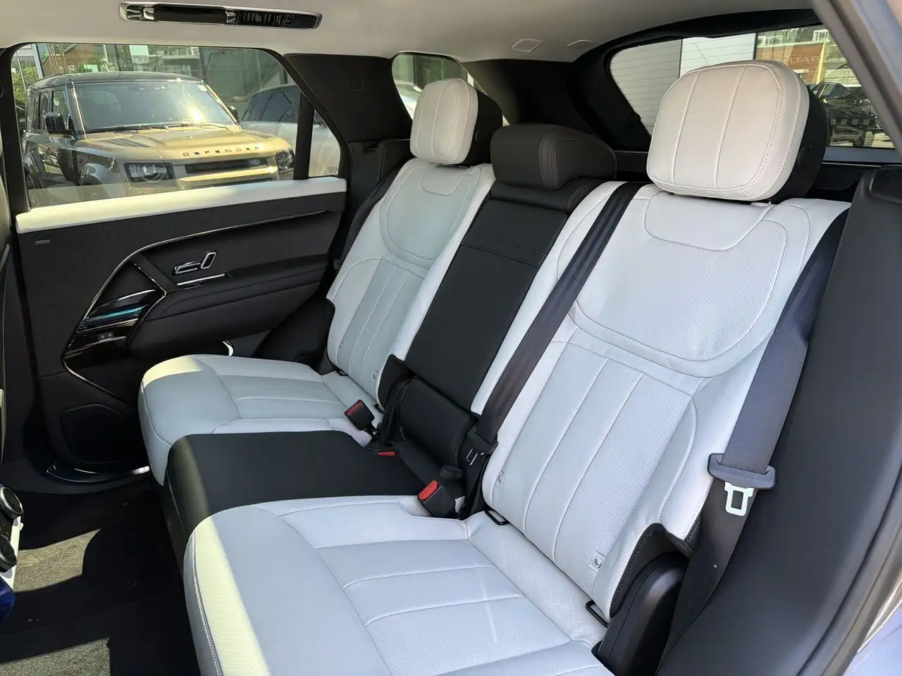 Land Rover Range Rover Sport снимка Land Rover Range Rover Sport