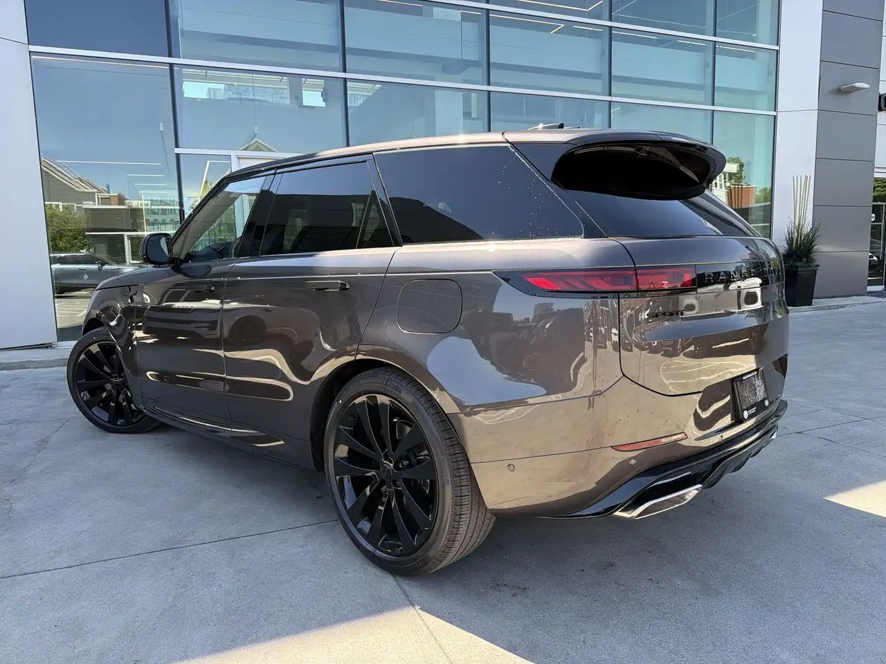 Land Rover Range Rover Sport снимка Land Rover Range Rover Sport