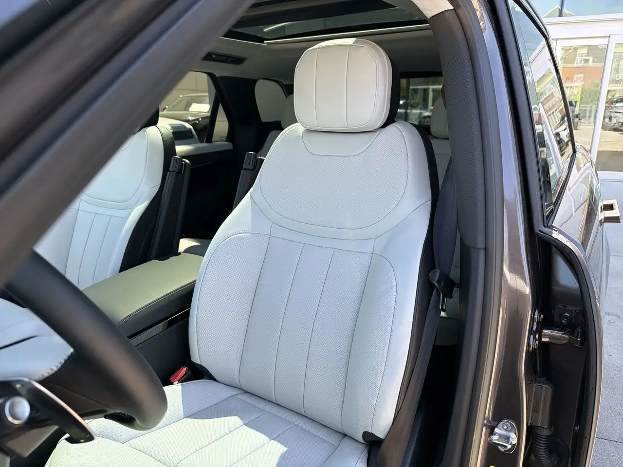 Land Rover Range Rover Sport снимка Land Rover Range Rover Sport