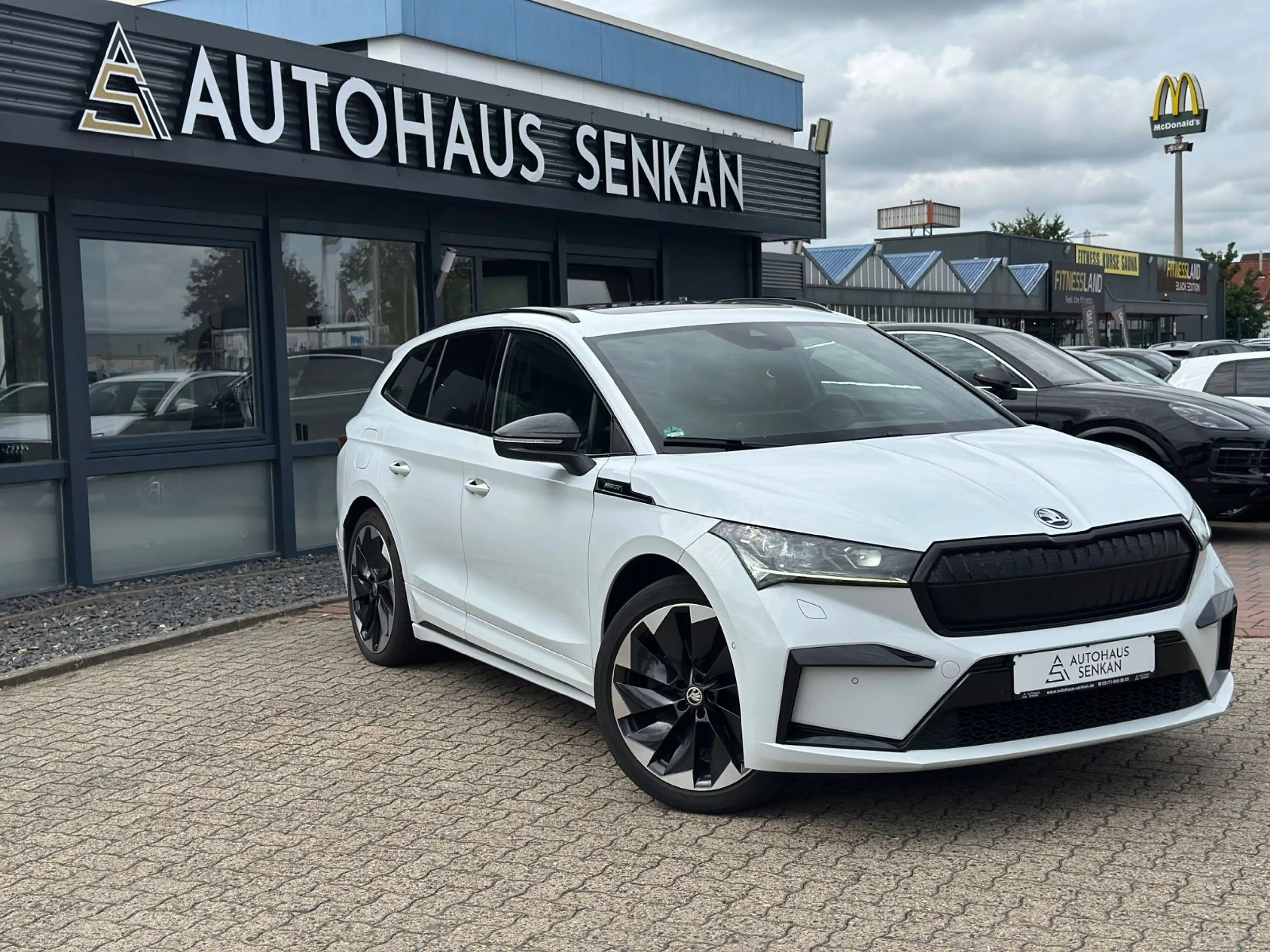 Skoda Enyaq 80 Sportline*PANO*MATRIX*HUD*R-CAM*ACC*21"