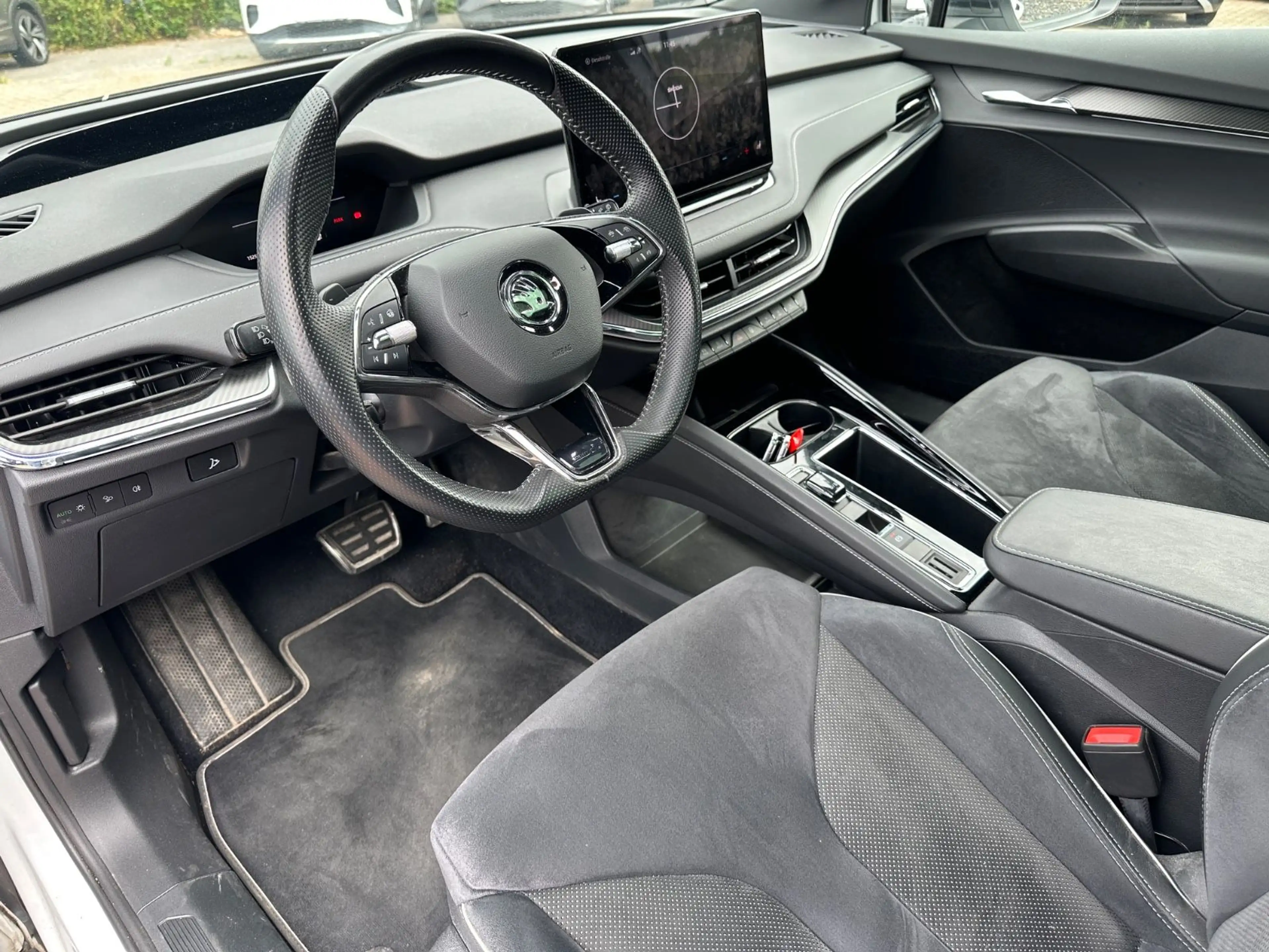 Skoda Enyaq 80 Sportline*PANO*MATRIX*HUD*R-CAM*ACC*21" — photo 13