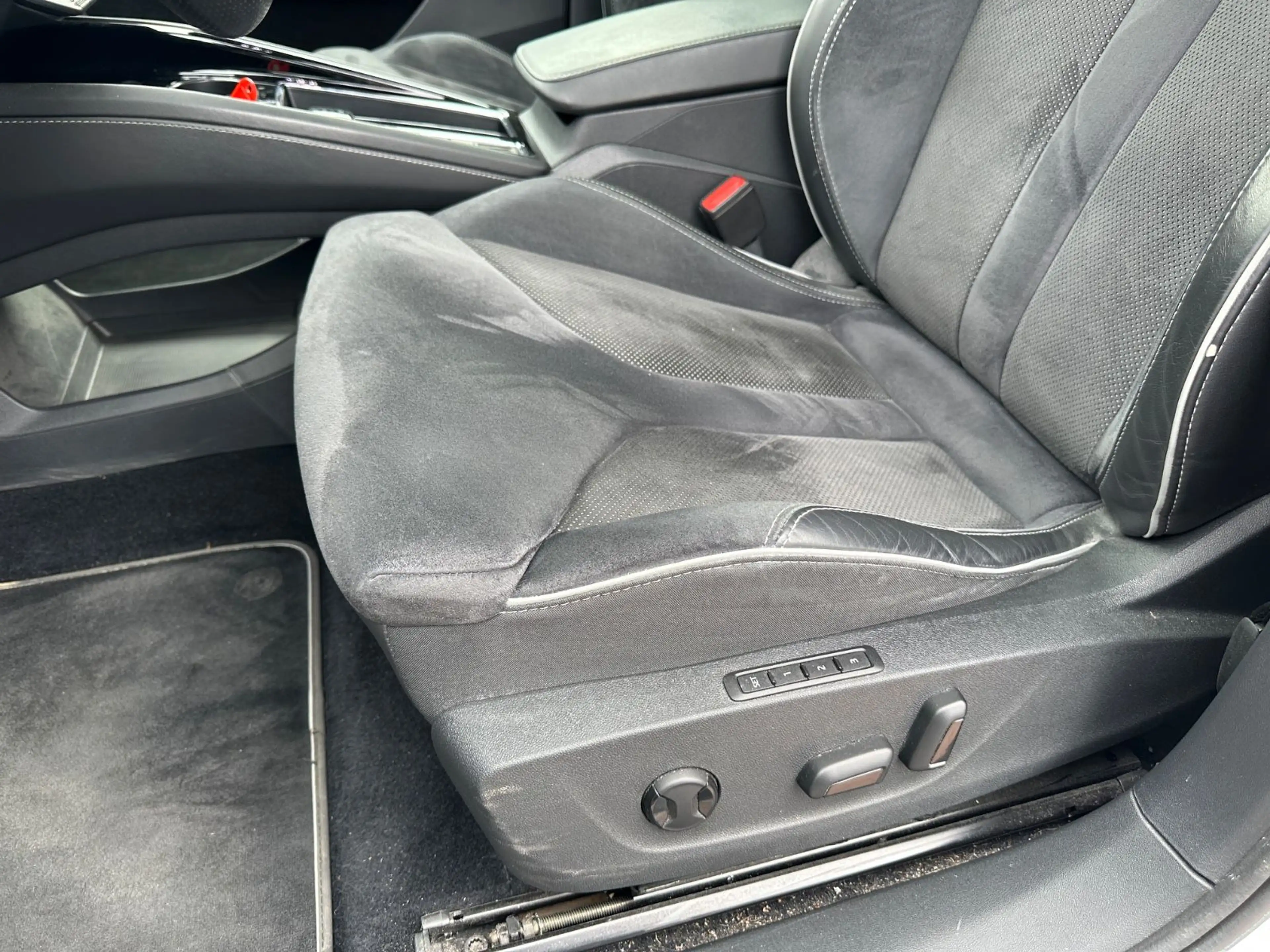 Skoda Enyaq 80 Sportline*PANO*MATRIX*HUD*R-CAM*ACC*21" — photo 12