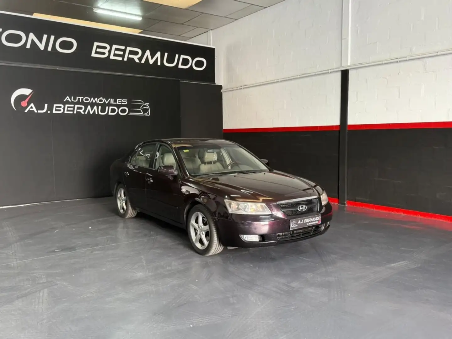 Hyundai SONATA 2.0CRDi Style Burdeos - 1