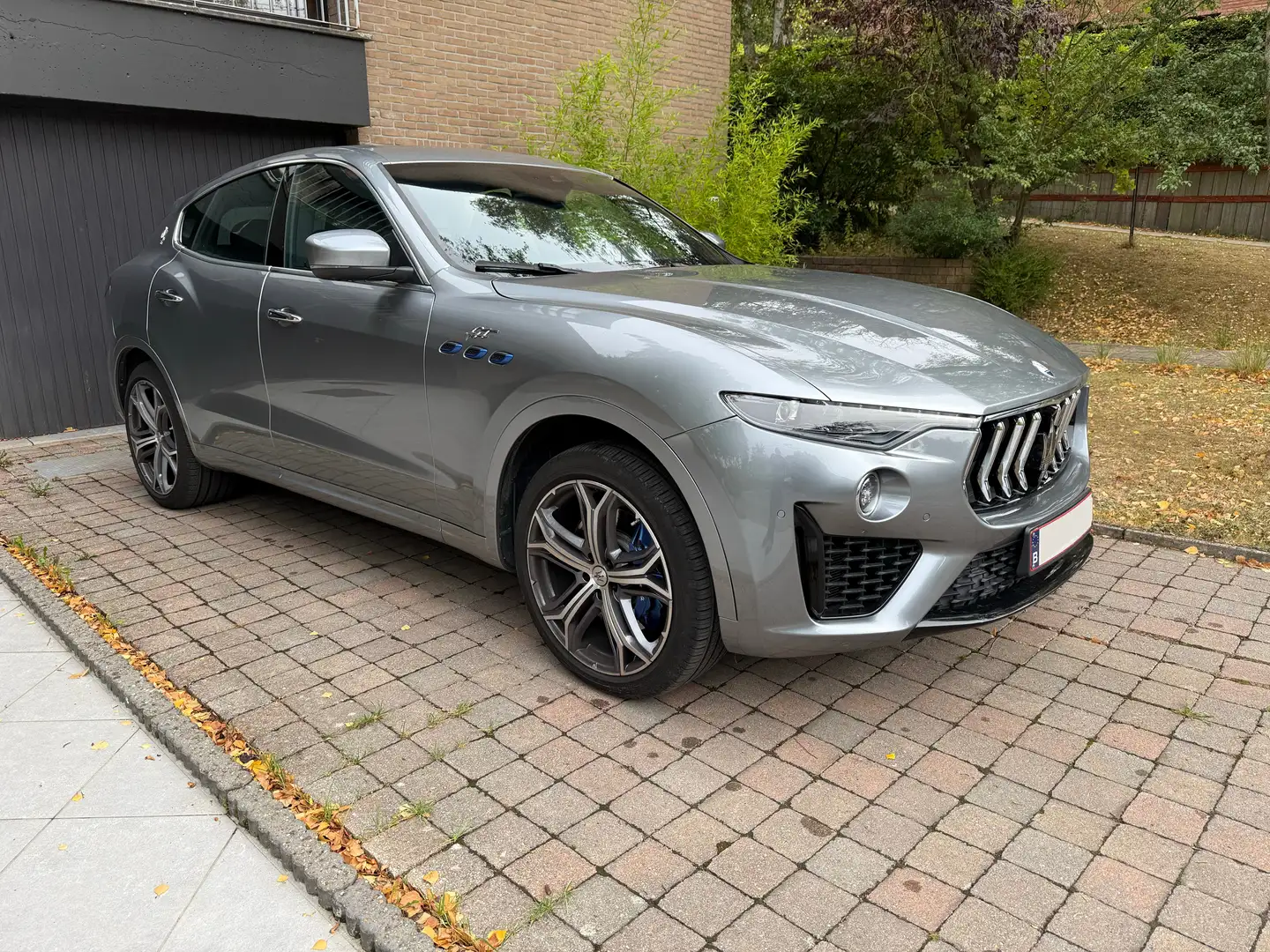 Maserati Levante 2.0 L4 mHEV GT Hybrid Серебристый - 1