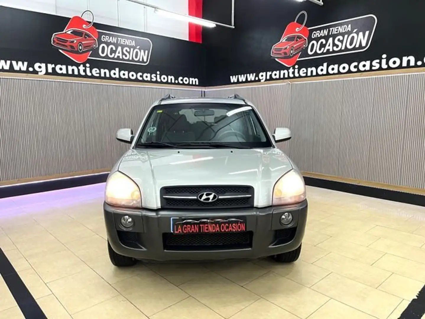 Hyundai TUCSON 2.0 CDRi VGT Gris - 2