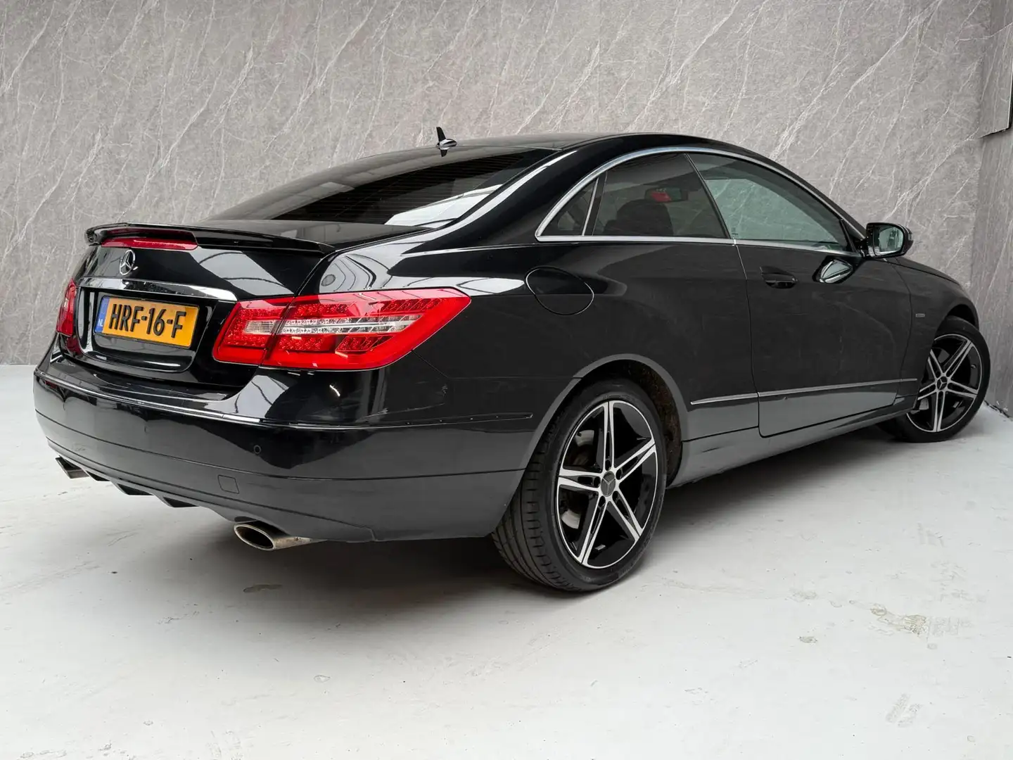 Mercedes-Benz E 350 Coupé CGI / Nieuwe Distr. Ketting / APK Zwart - 2
