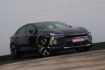 Performance - Nappa/Elektrochroom/Towbar/SOH = 99%