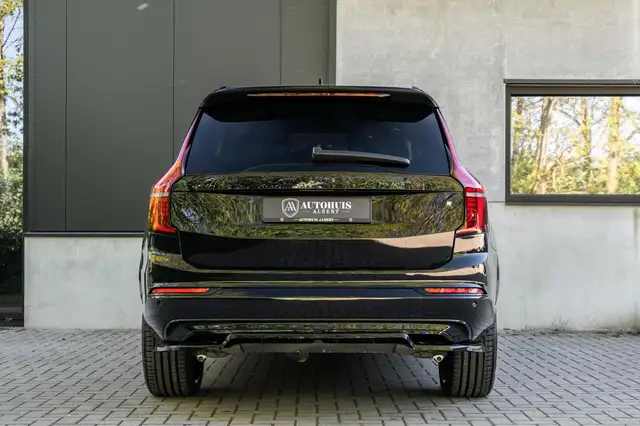Volvo XC90 view 22