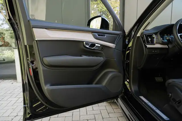 Volvo XC90 view 23