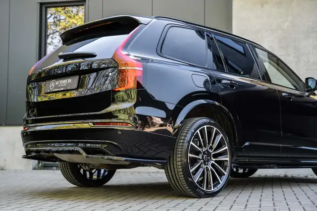 Volvo XC90 view 18