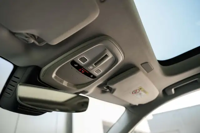 Volvo XC90 view 15