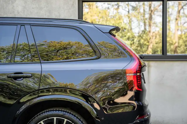 Volvo XC90 view 12