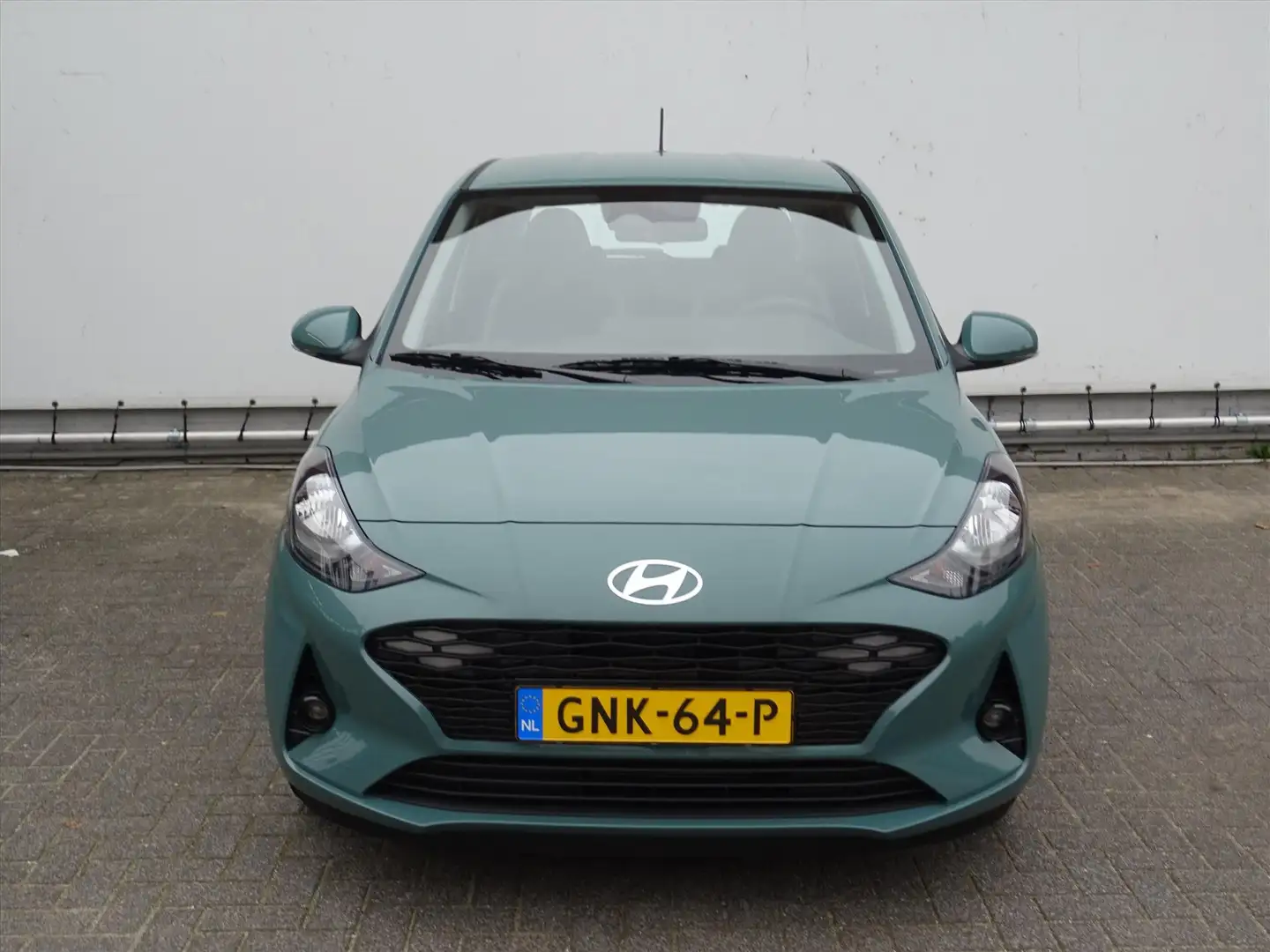 Hyundai i10 1.0i 63pk Comfort Smart Verde - 2