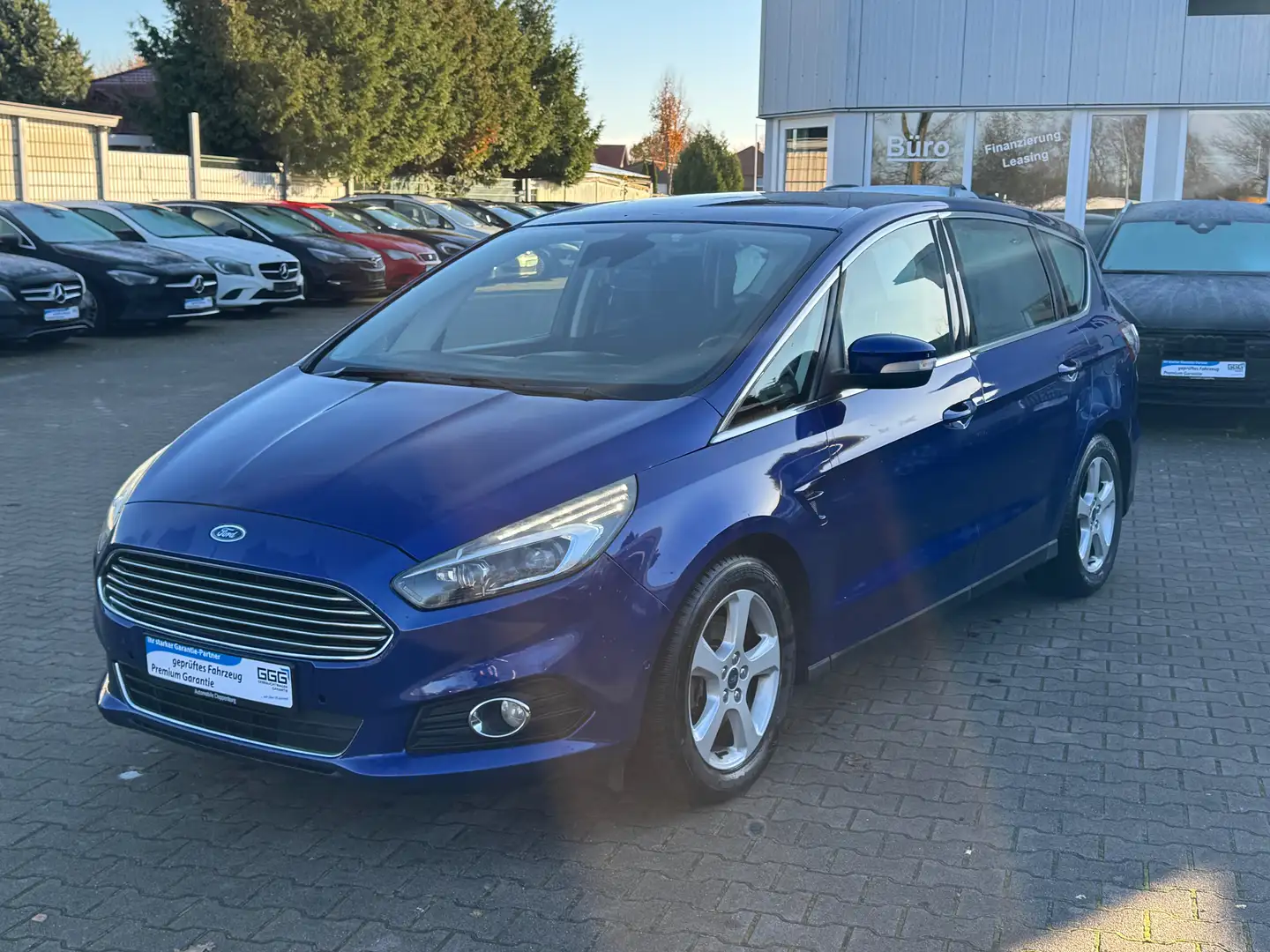 Ford S-Max 2.0 TDCI Titanium 7 Sitzer Blau - 1