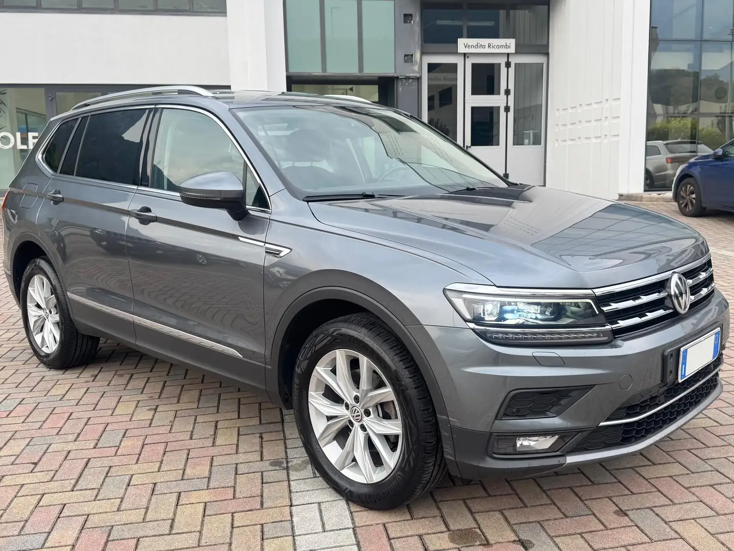 Volkswagen Tiguan Allspace 1.5 TSI DSG Advanced Grigio - 2