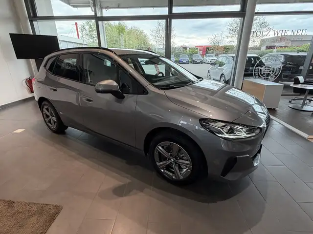 BMW 2 Series view 12