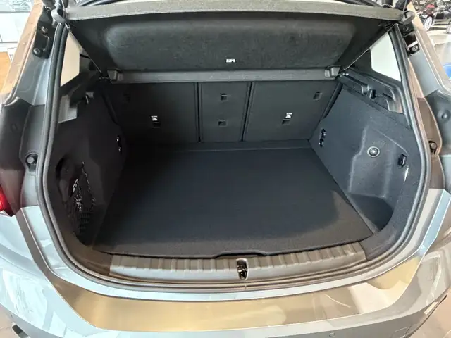 BMW 2 Series view 8