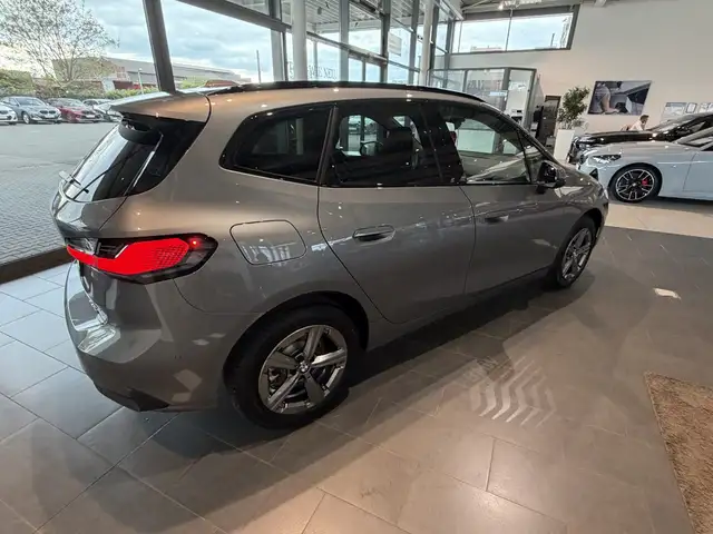 BMW 2 Series view 11