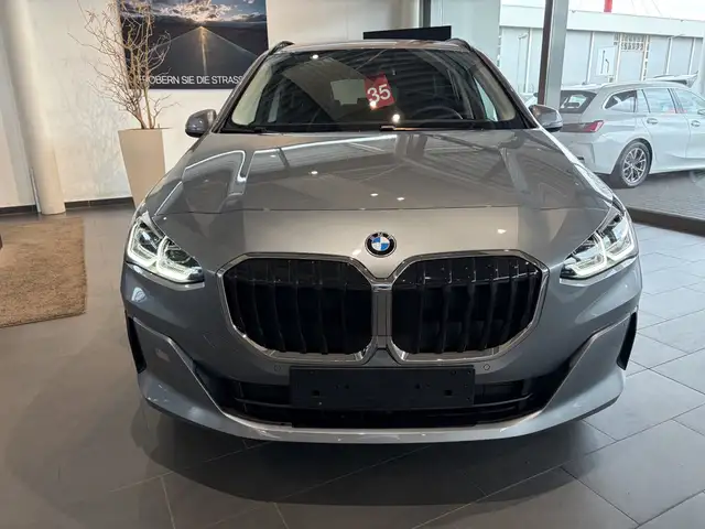 BMW 2 Series view 2