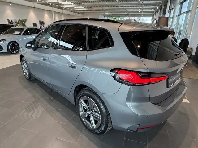 BMW 2 Series view 6