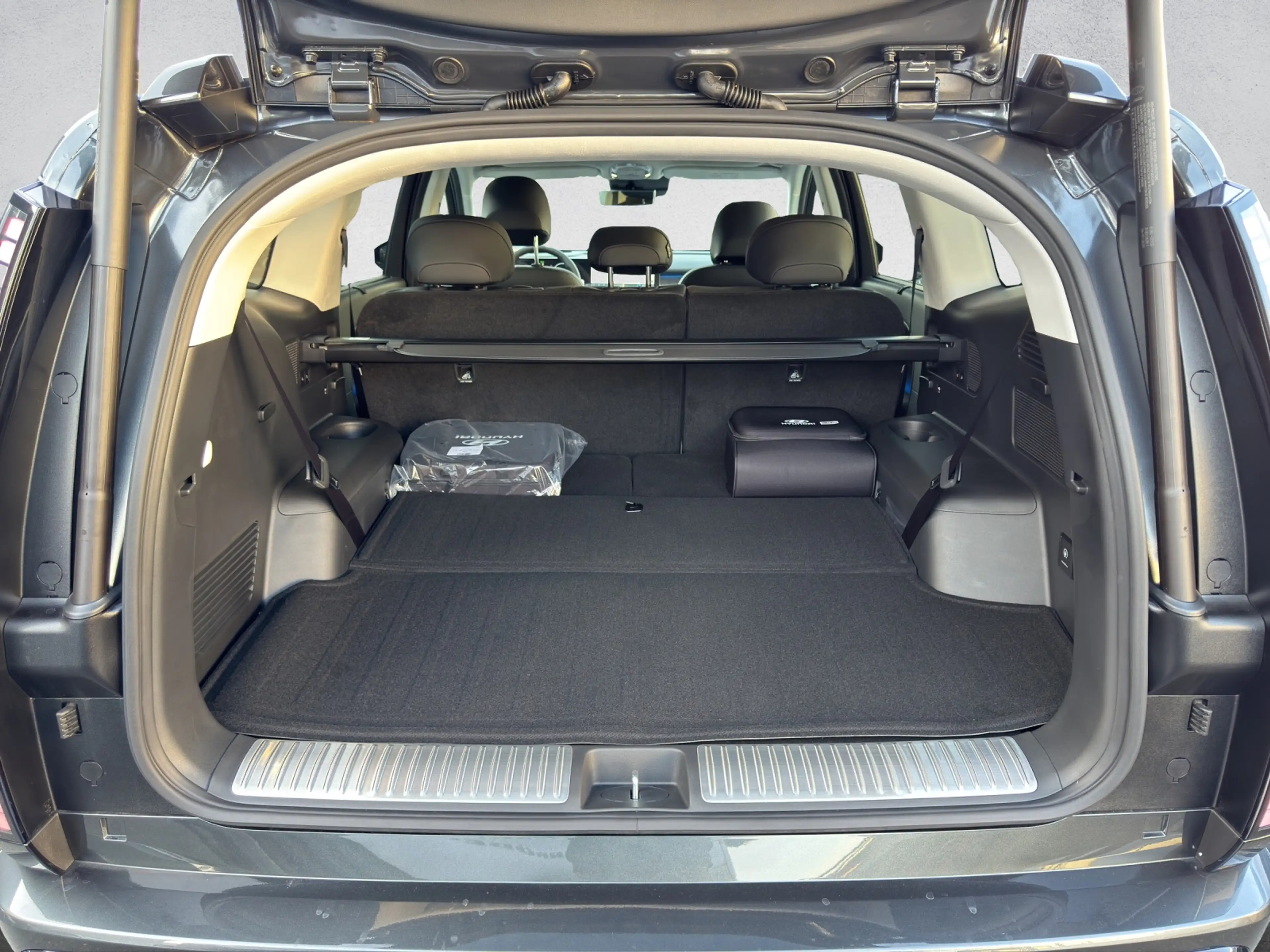 Hyundai IONIQ 9 Elektro 110,0 kWh Uniq MATRIX/HEADUP/BOSE — photo 15