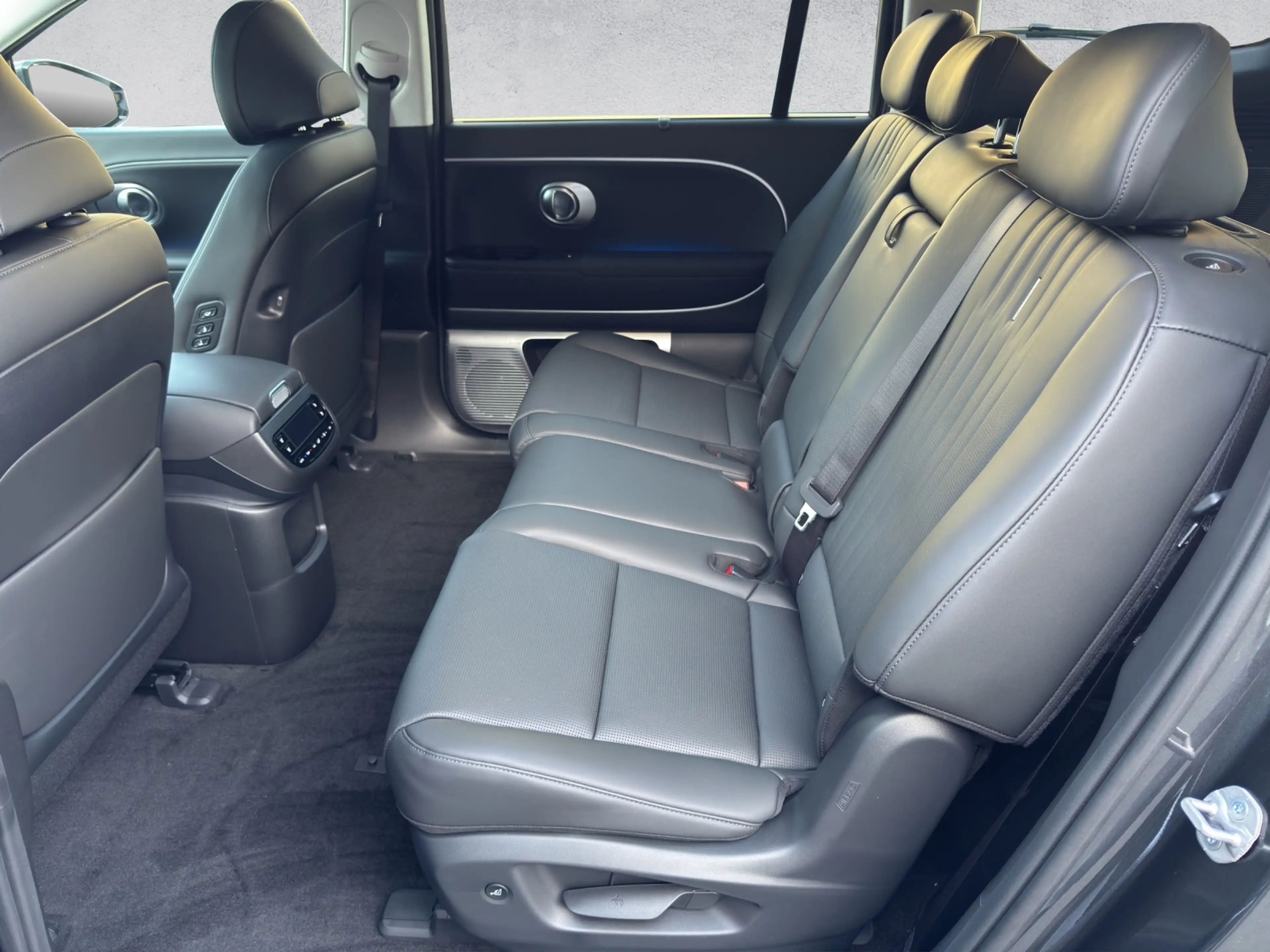 Hyundai IONIQ 9 Elektro 110,0 kWh Uniq MATRIX/HEADUP/BOSE — photo 7
