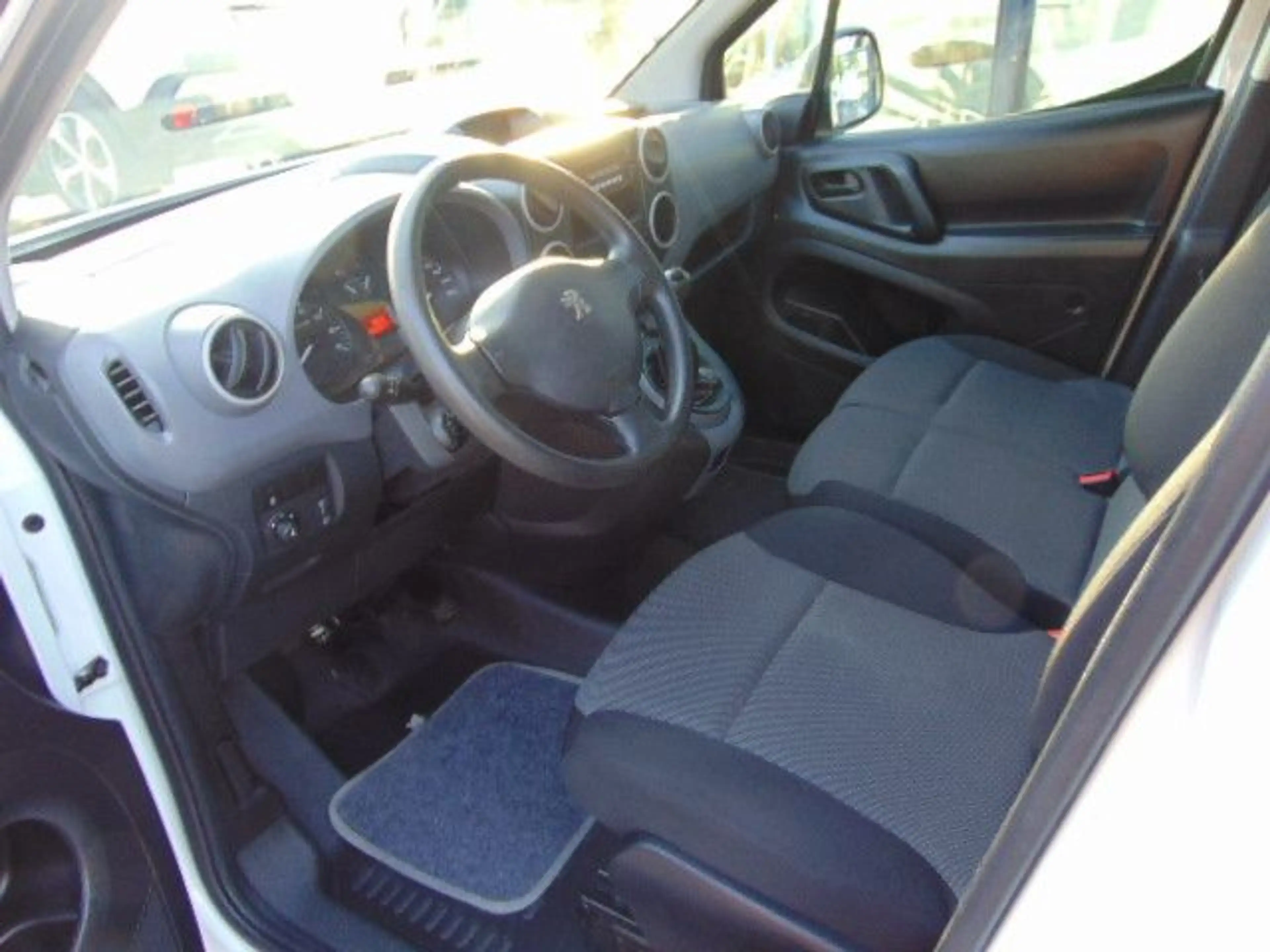 Peugeot Partner L1 Premium — photo 8