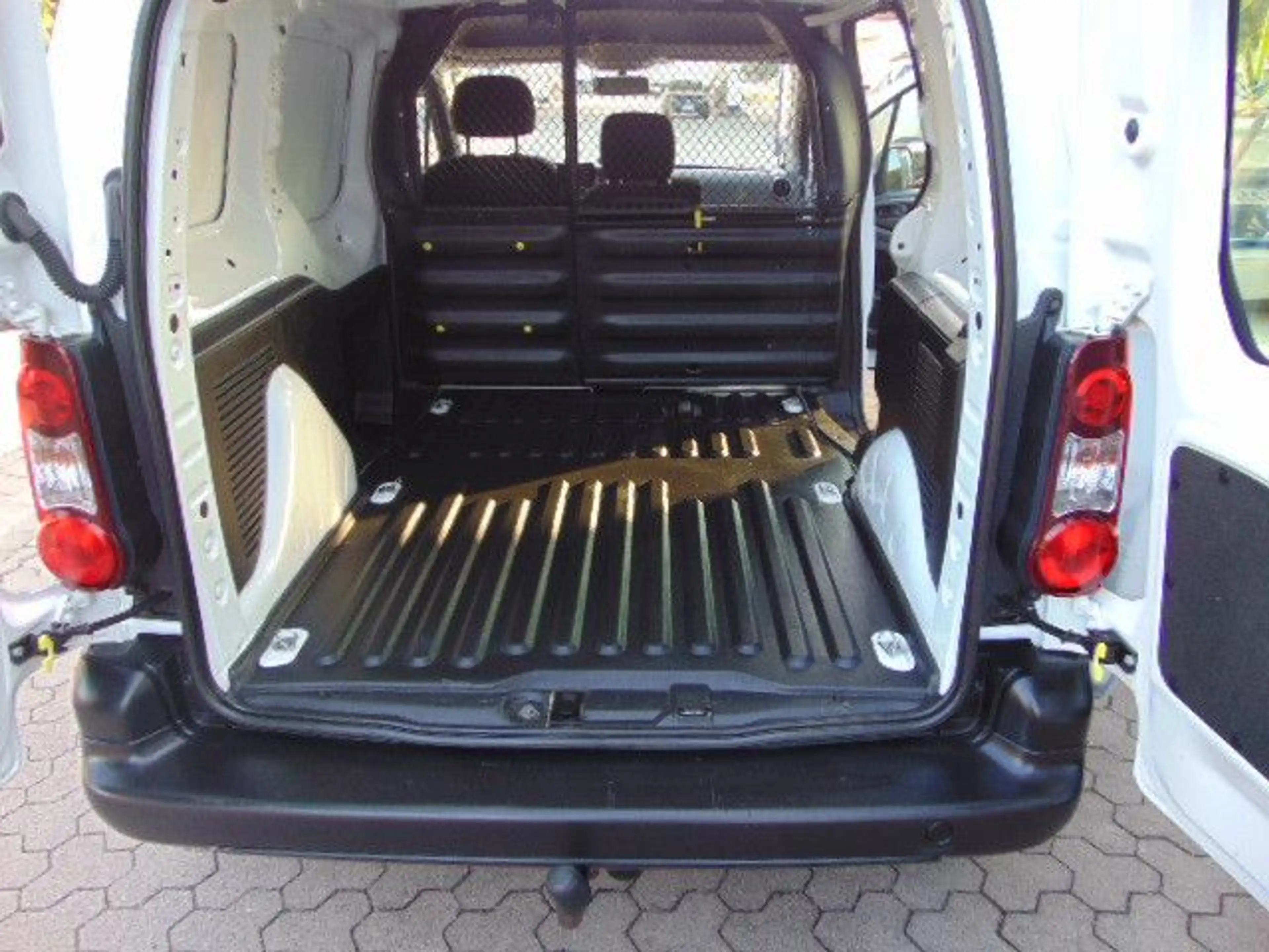 Peugeot Partner L1 Premium — photo 13