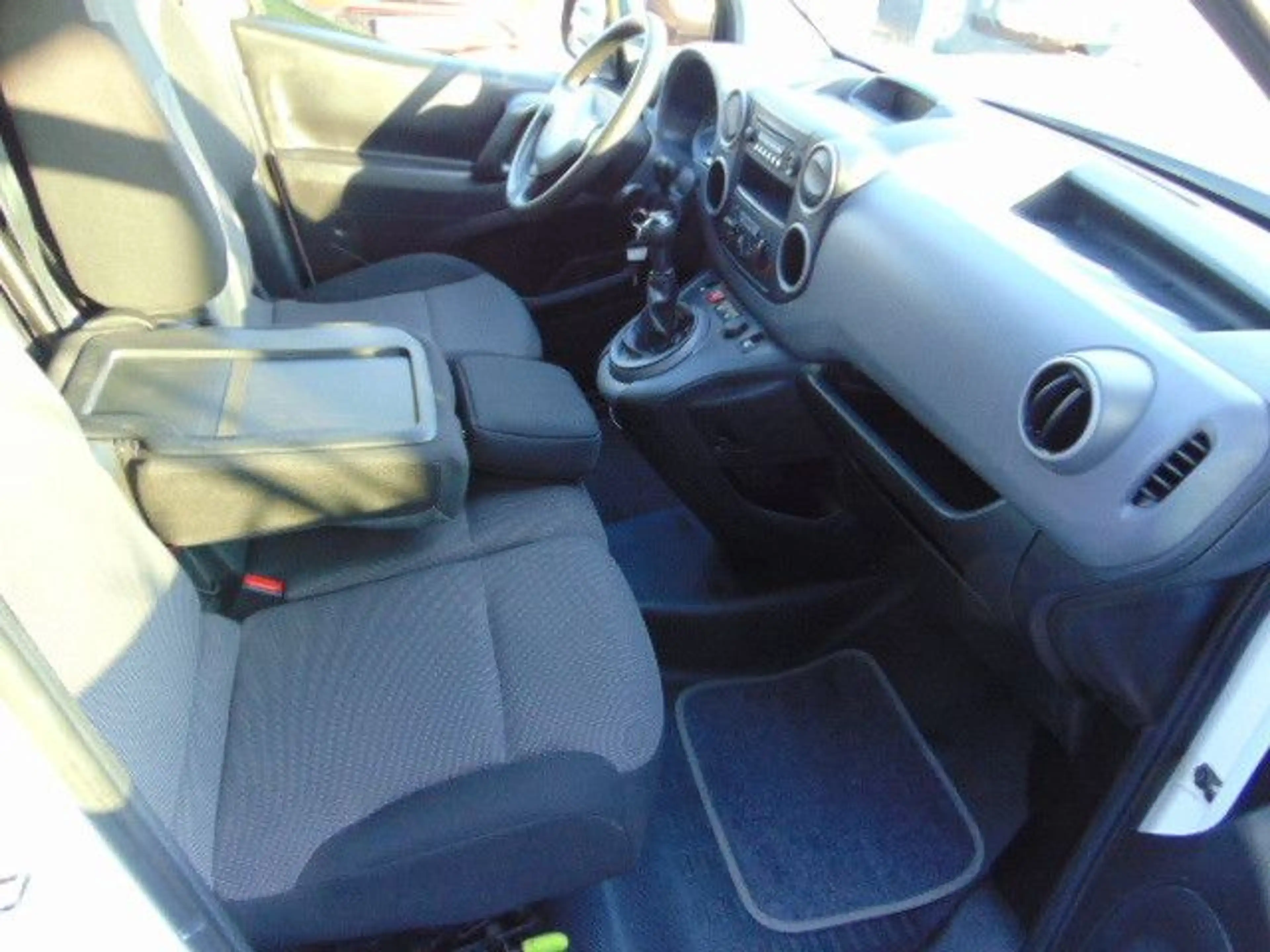 Peugeot Partner L1 Premium — photo 10