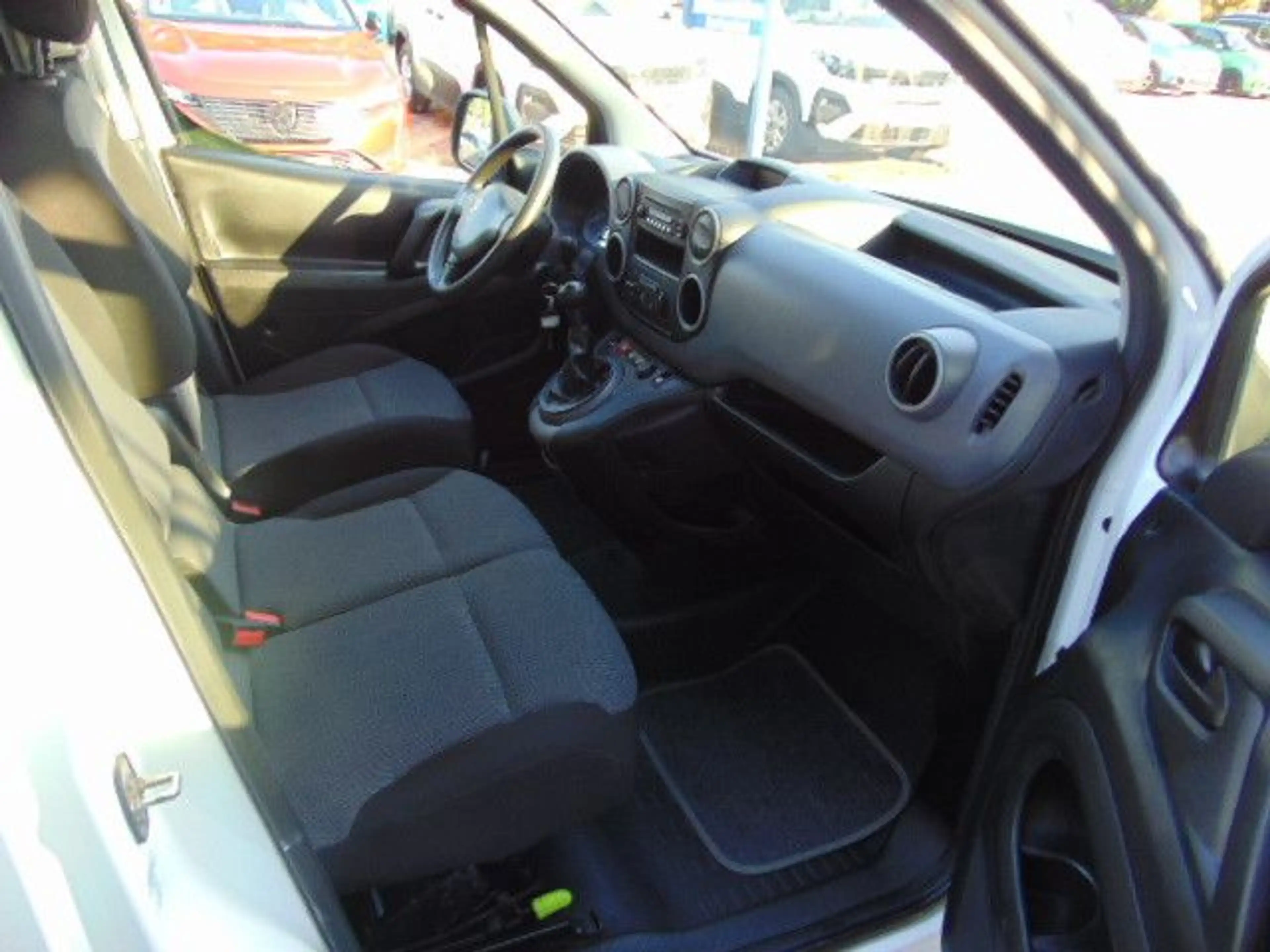 Peugeot Partner L1 Premium — photo 9