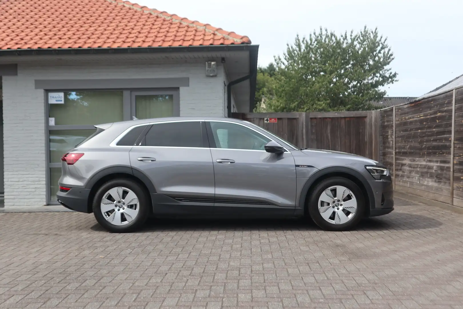 Audi e-tron 71 kWh 50 Quattro /1 ste eig /leder/360°/MEMORY Gris - 2