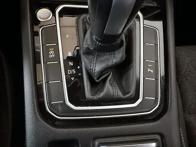 Volkswagen Passat view 21
