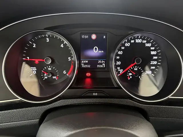 Volkswagen Passat view 7