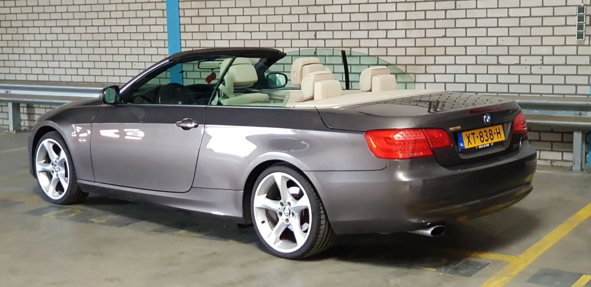 BMW 320 High Executive M Pakket Bruin - 1