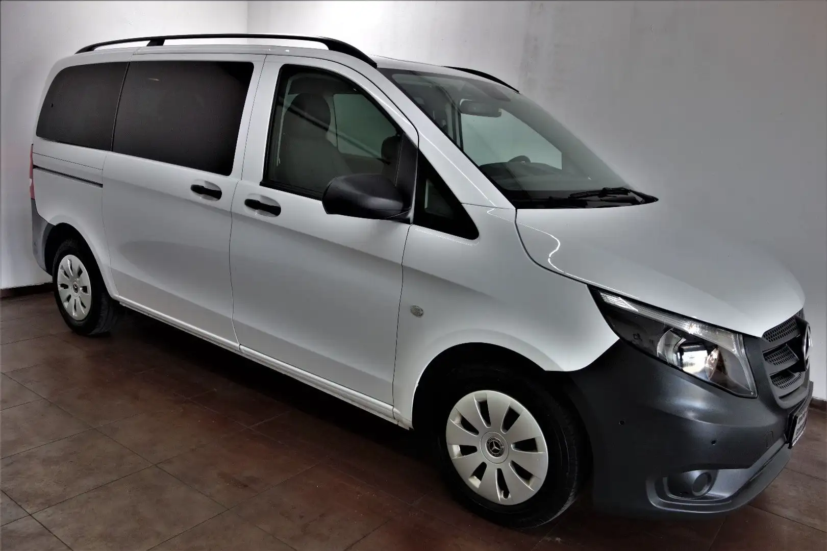 Mercedes-Benz Vito 110 CDI Tourer Edition FWD Leder/Klima/8-Si Bianco - 1