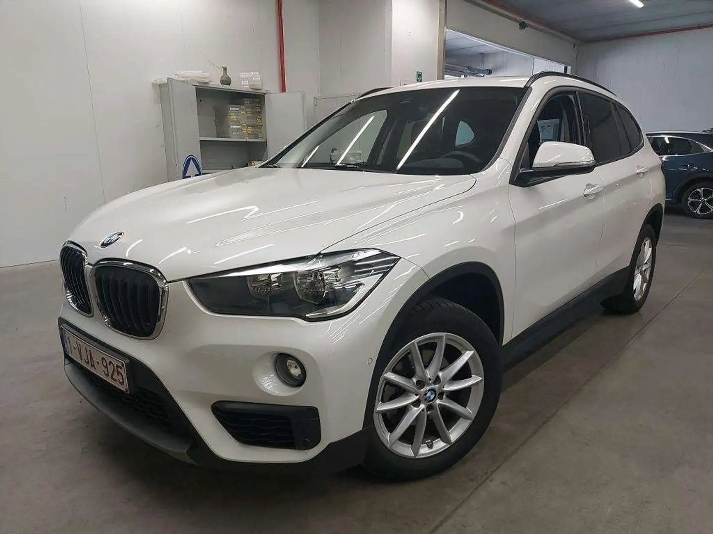 BMW X1 16dA SDrive*NAVI PRO-HUD-TOIT PANO-SIEGES CHAUFF** Blanc - 2