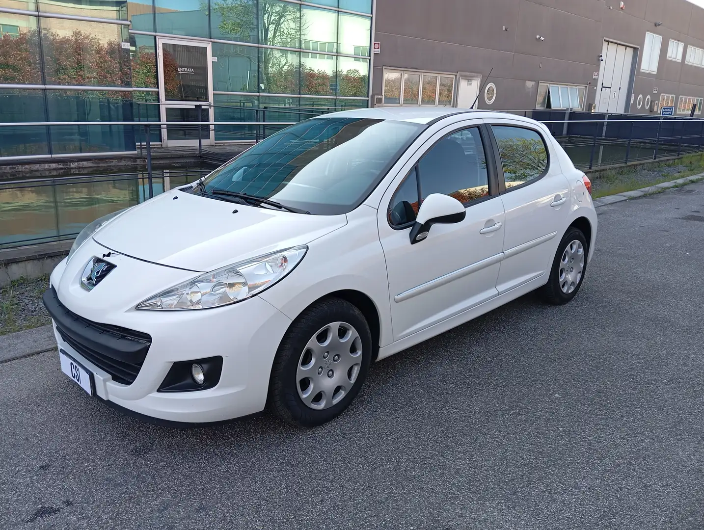 Peugeot 207 207 5p 1.4 hdi 8v 5P X-Line Business Blanco - 1