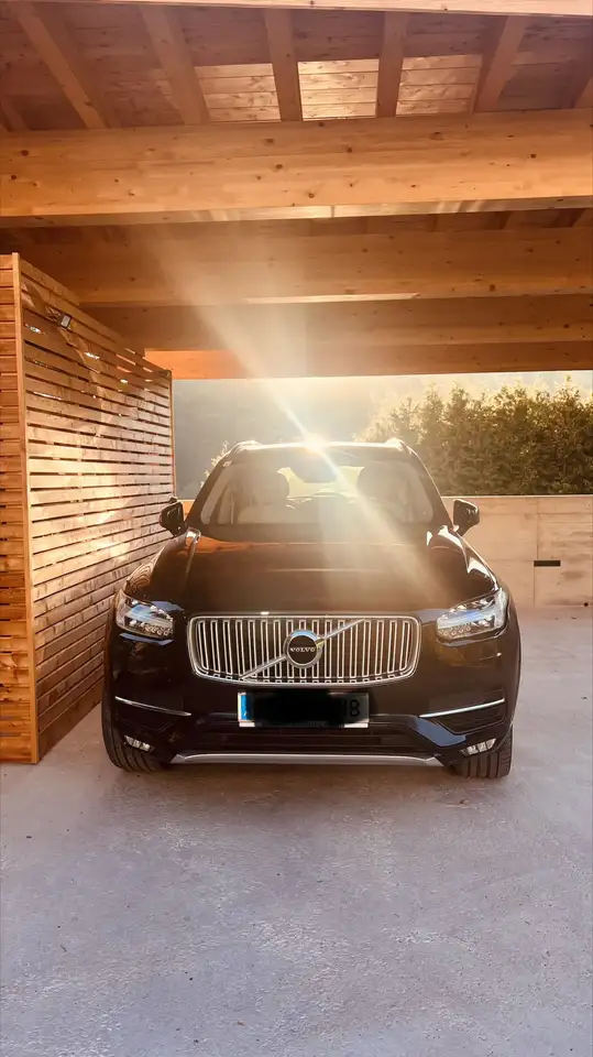 Volvo XC90 D5 AWD Inscription — photo 1 of 4