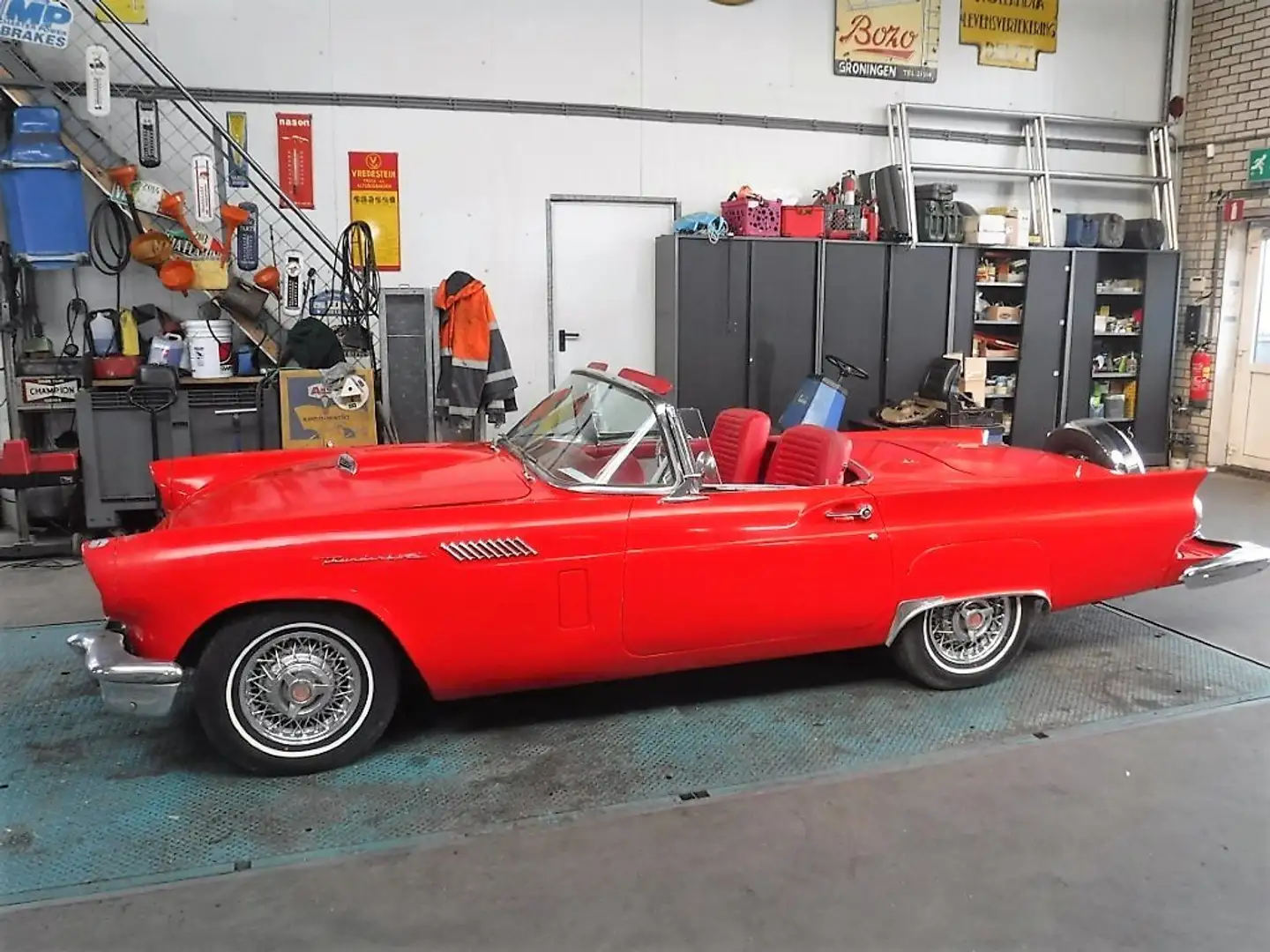 Ford Thunderbird convertible V8 5.1L Rouge - 1