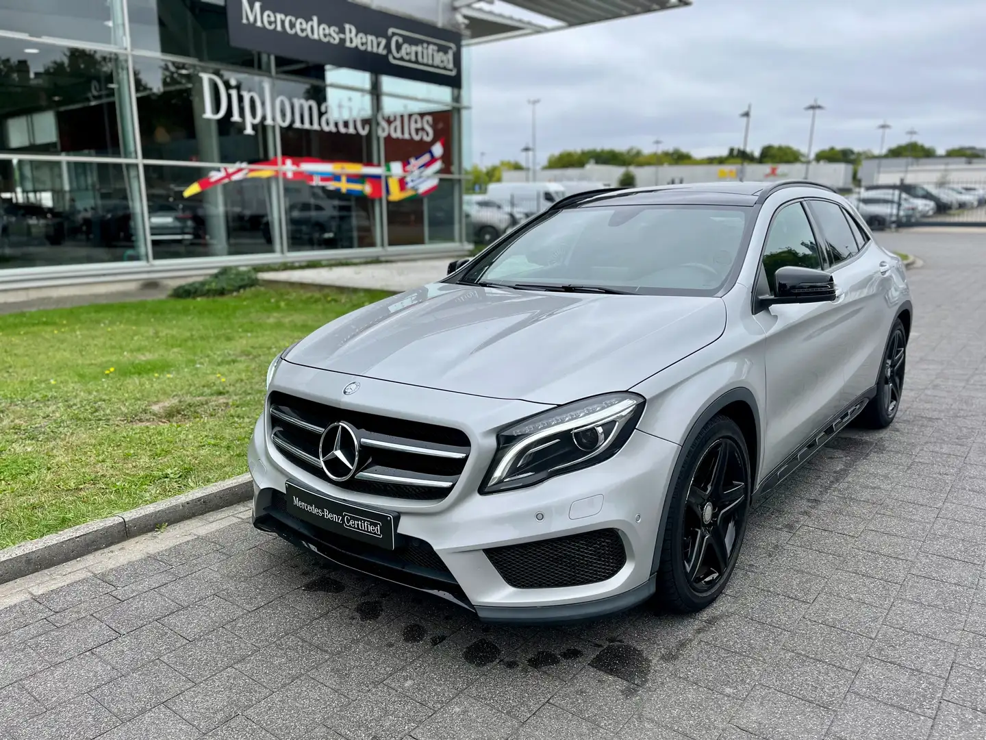 Mercedes-Benz GLA 200 GLA 200 d Gris - 1