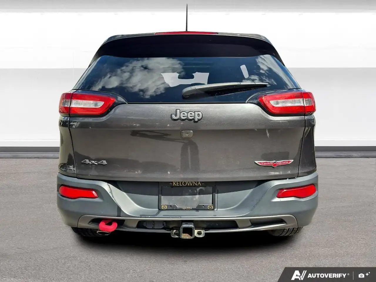 Jeep Cherokee снимка Jeep Cherokee