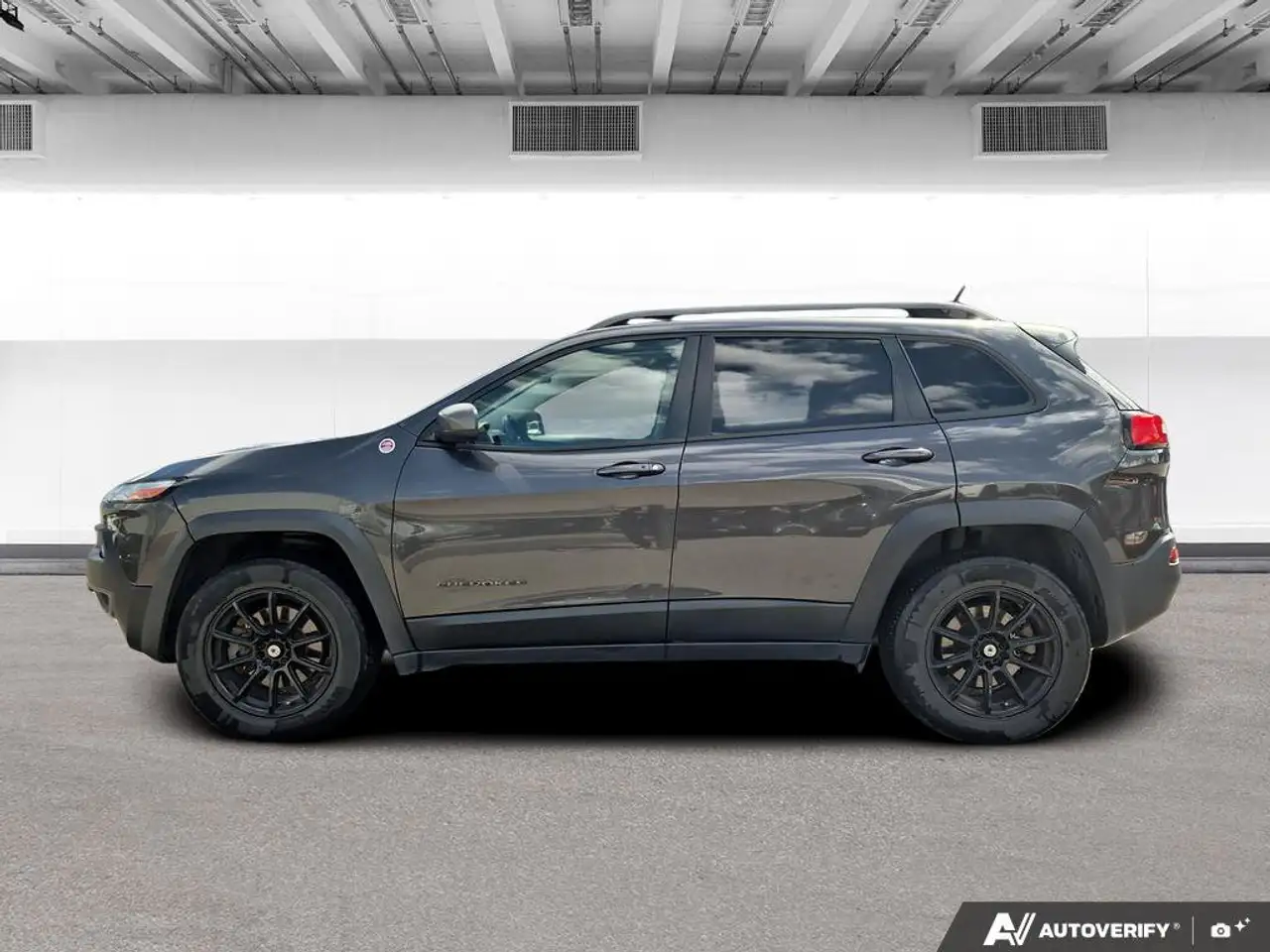 Jeep Cherokee снимка Jeep Cherokee