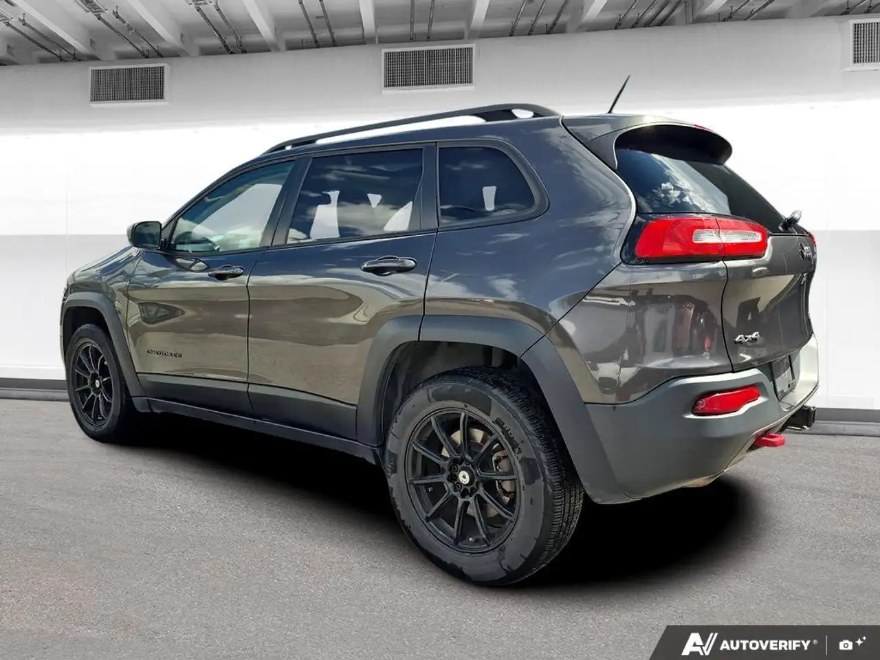 Jeep Cherokee снимка Jeep Cherokee
