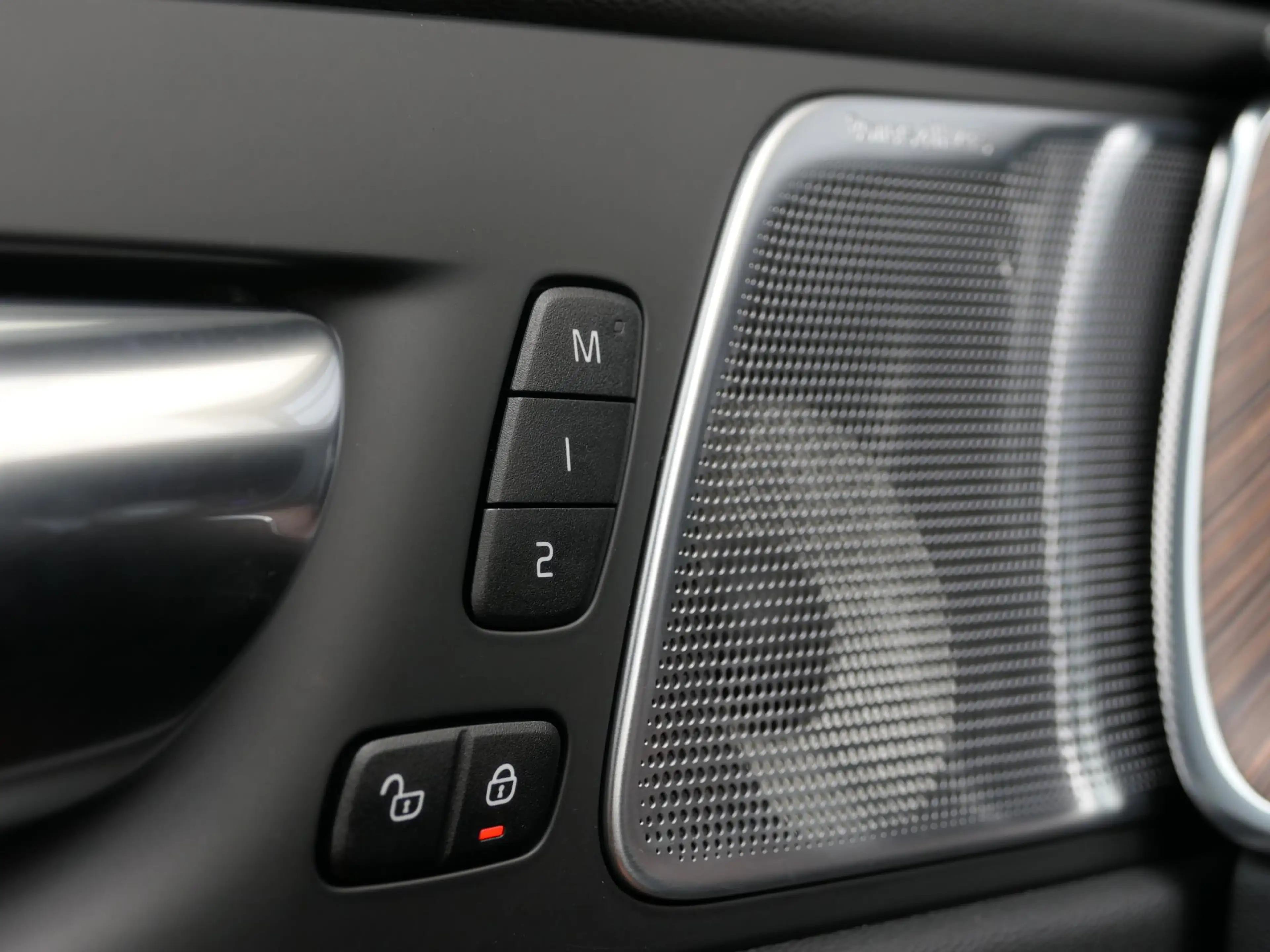 Volvo XC60 2.0 Recharge T8 AWD Inscription | Luchtvering | Bo — photo 11